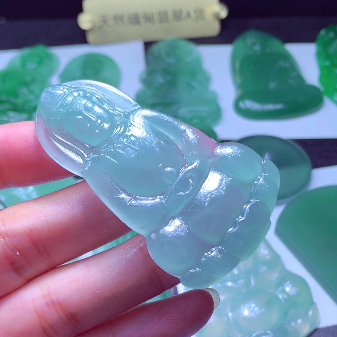 酒***己未镶嵌定制翡翠天然