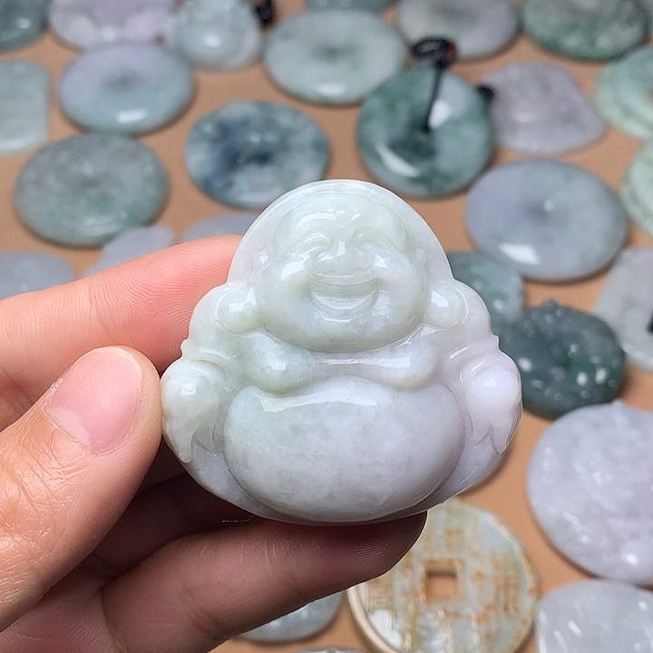 翡翠未镶嵌颈饰佛