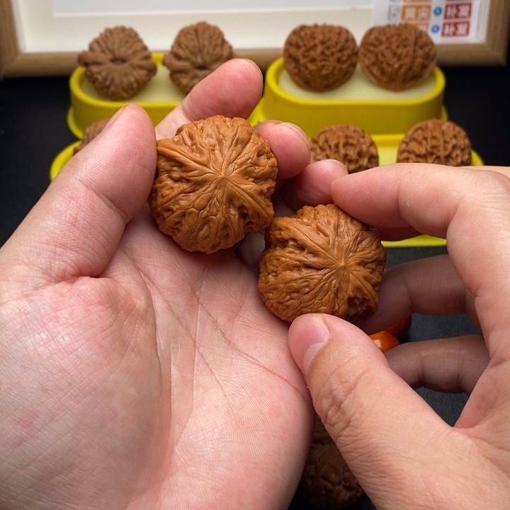 1***！文玩核桃把件铁锤388