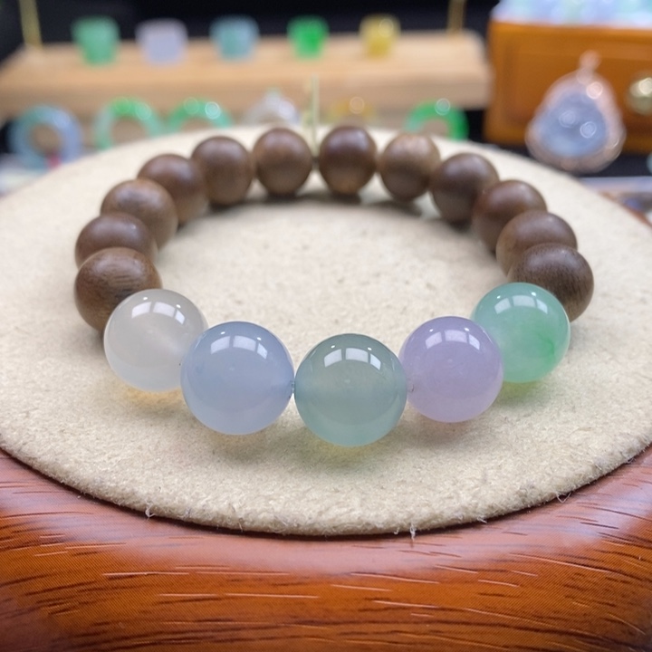 沉香木手串翡翠马卡龙手串