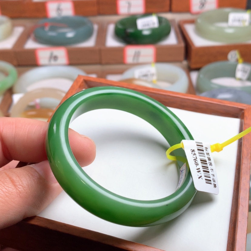 【闪购商品】和田玉手镯未镶嵌