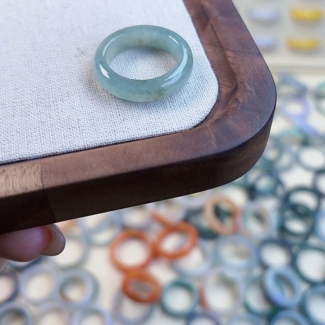 翡翠未镶嵌戒指13 号港 18 福利