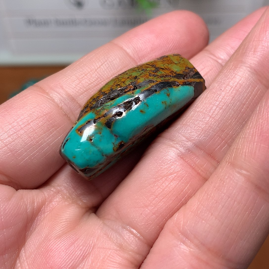 w***局绿松石未镶嵌珠宝奇石