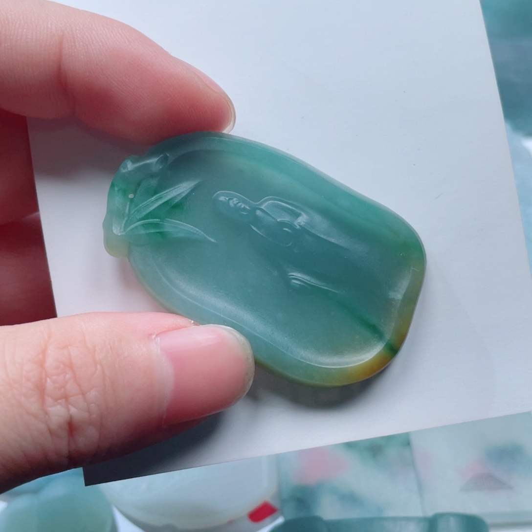 未镶嵌定制翡翠F****J