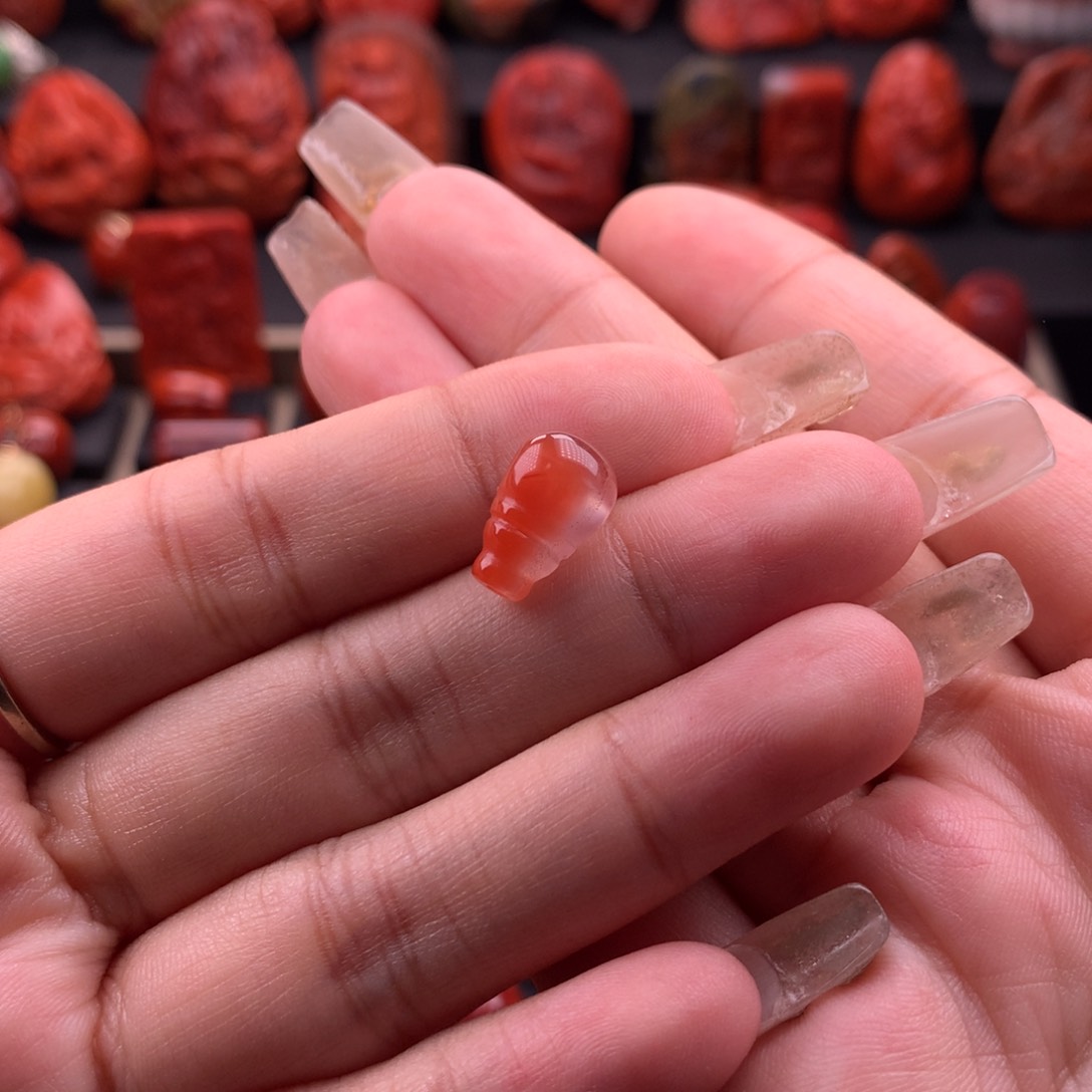南红玛瑙南红川料冰飘三通8.4mm未镶嵌
