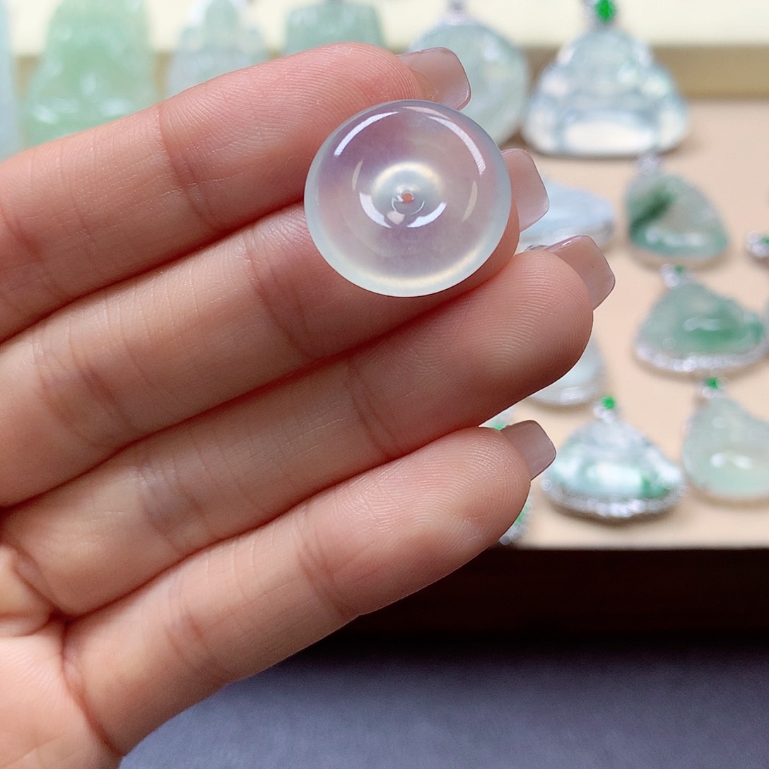 翡翠颈饰未镶嵌翡翠