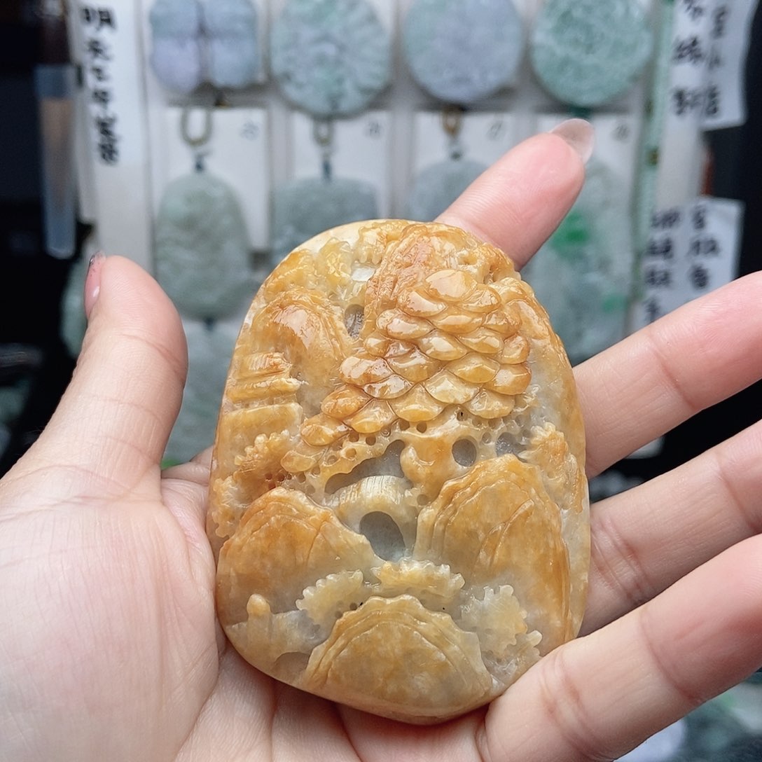 翡翠颈饰未镶嵌翡翠