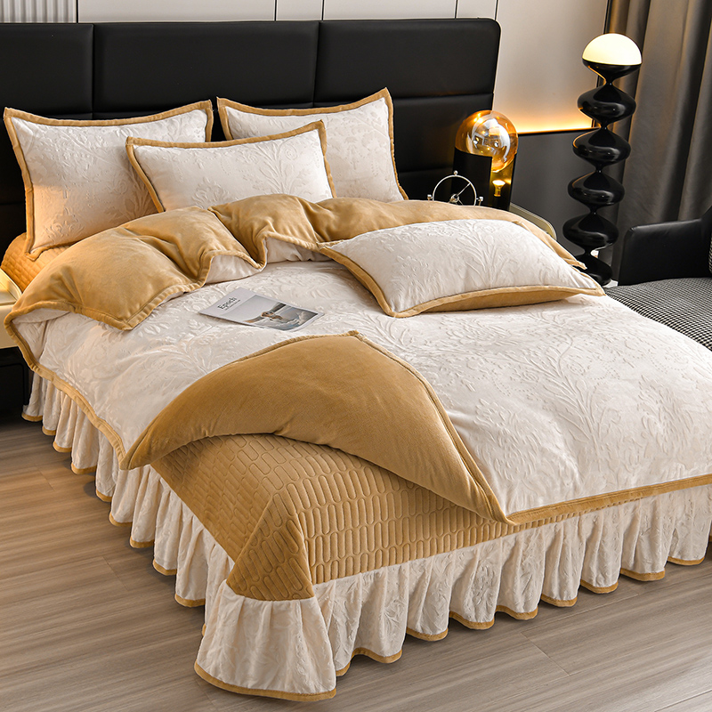 （总）超细旦牛奶绒床盖雕花四件套细腻柔软保暖防滑防静电