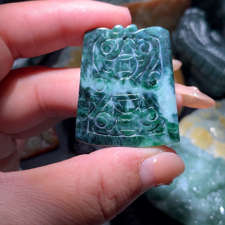 翡翠未镶嵌颈饰保真天然A货翡翠