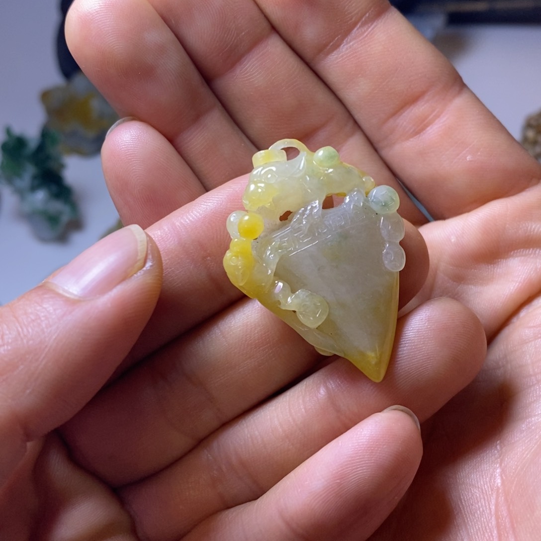 定制翡翠未镶嵌翡翠