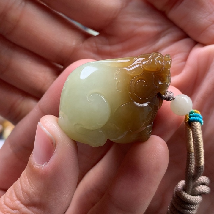 和田玉颈饰未镶嵌D****n