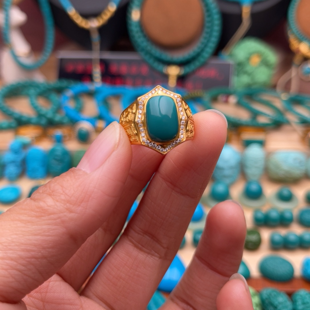 绿松石珠宝奇石18K金镶嵌