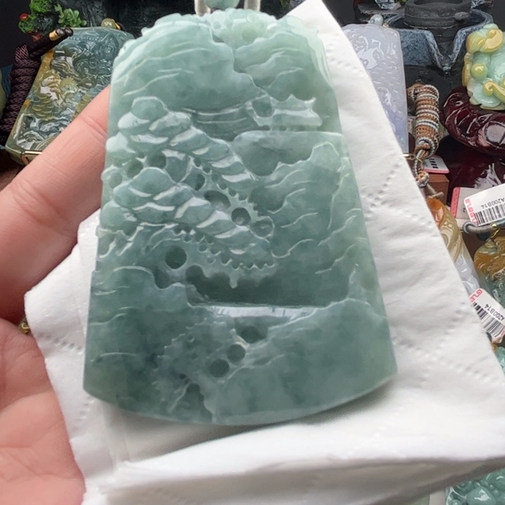 翡翠未镶嵌颈饰挂件