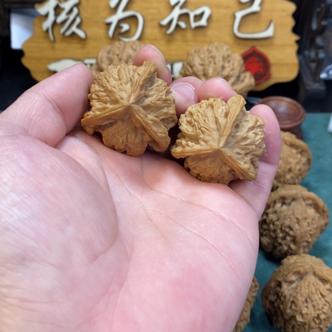 文玩核桃把件盘山正奔36全品