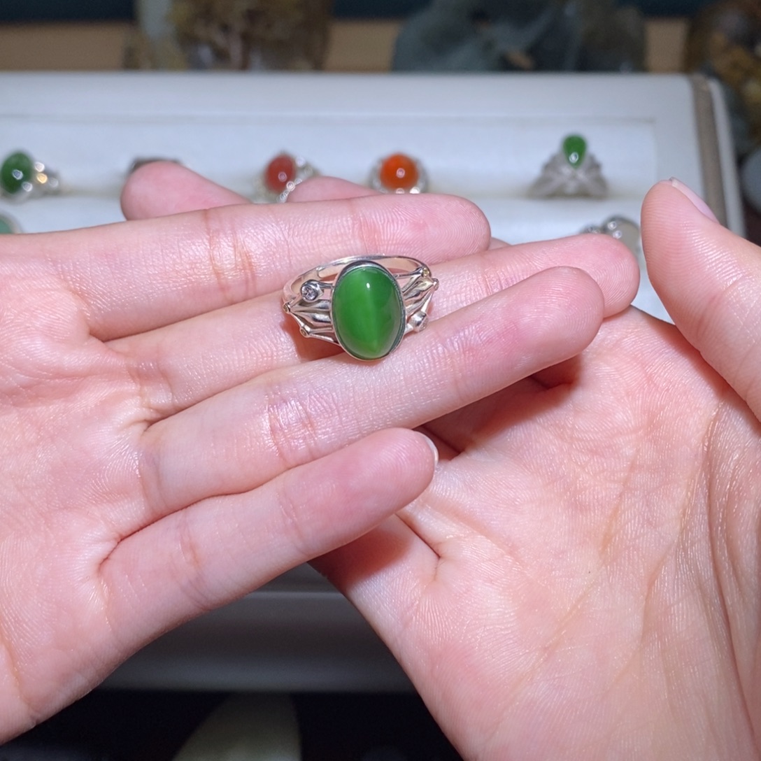 S***y和田玉银S925镶嵌颈饰