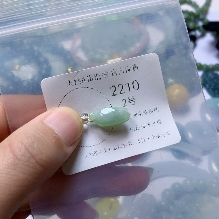 翡翠颈饰未镶嵌翡翠