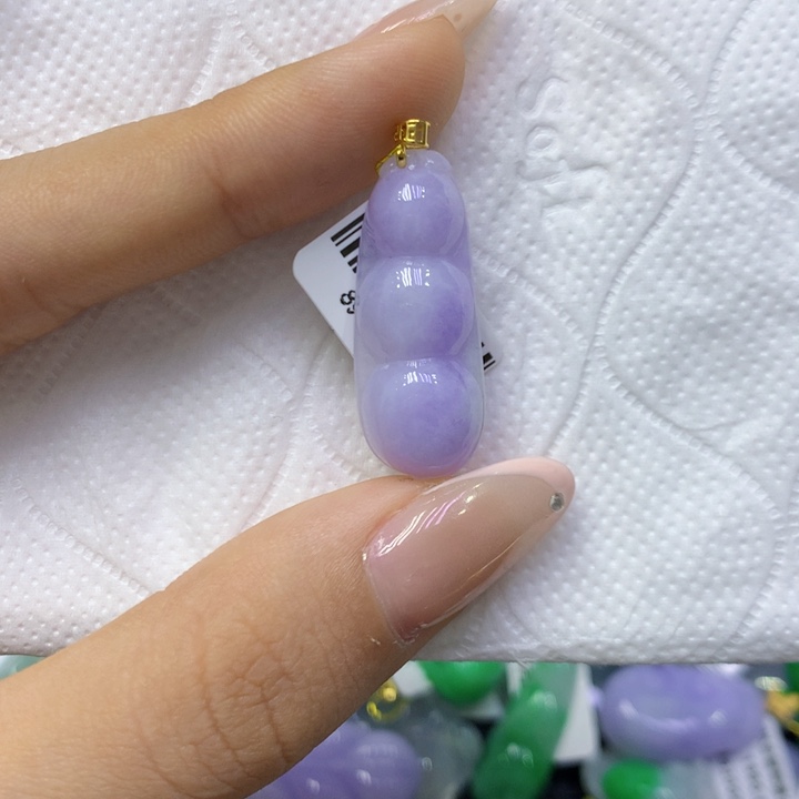 颈饰18K金镶嵌翡翠