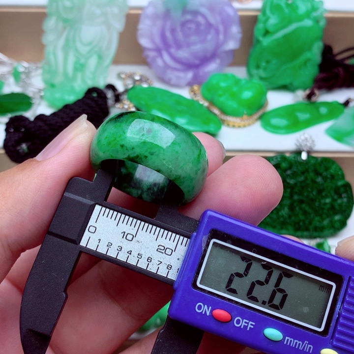 翡翠未镶嵌戒指戒指