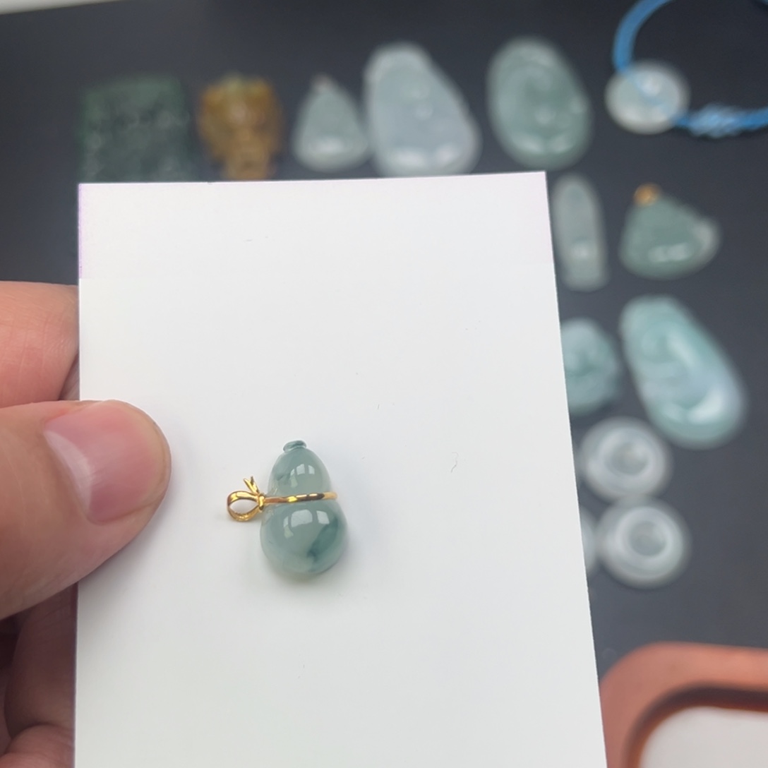 翡翠18K金镶嵌颈饰怕一发一