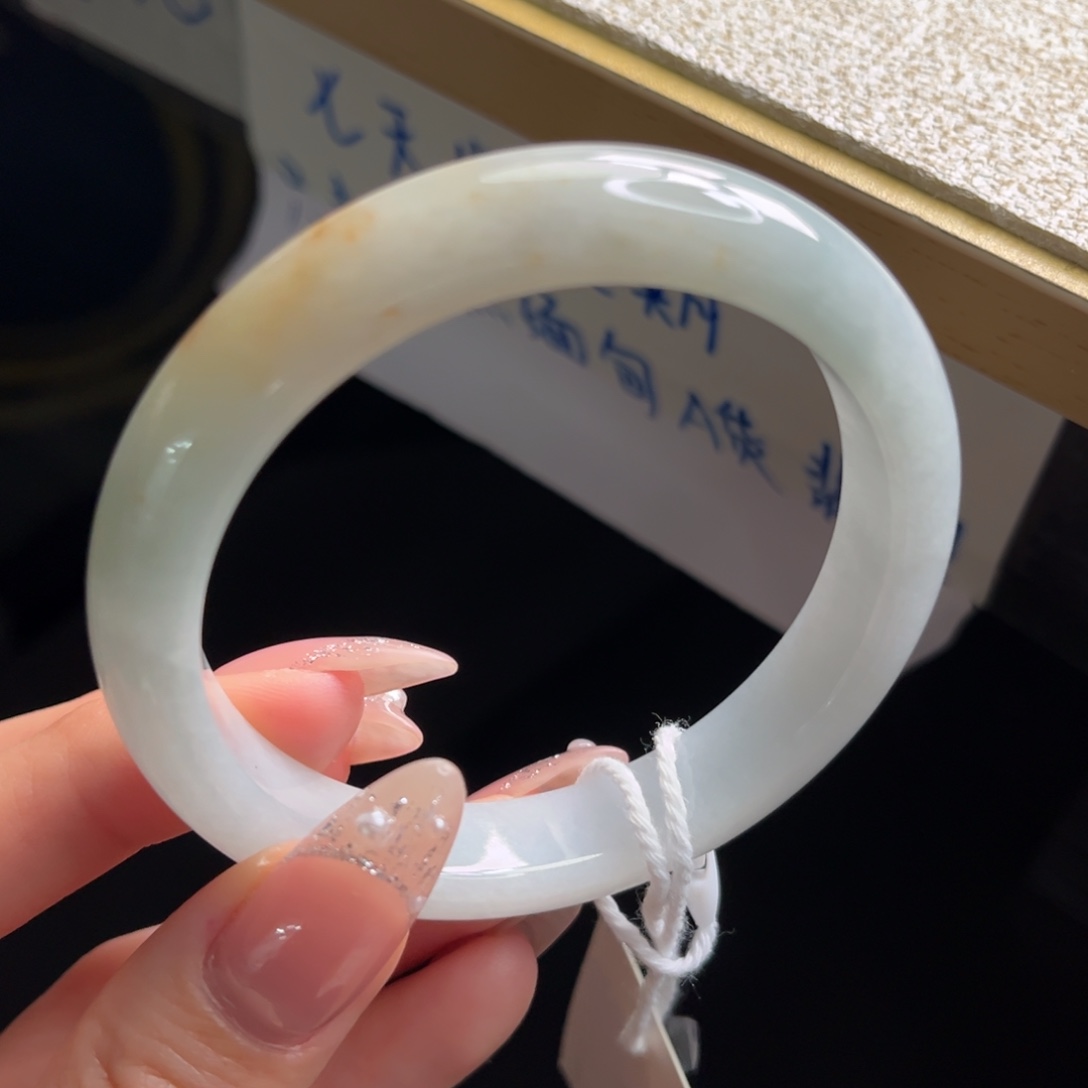 翡翠未镶嵌手镯手镯