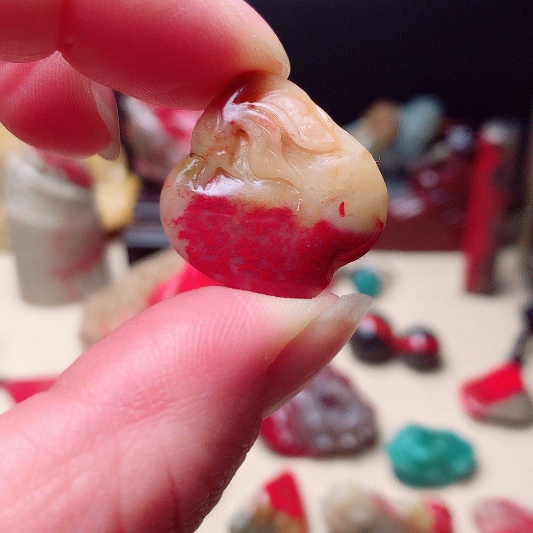 昌化鸡血石精美挂件