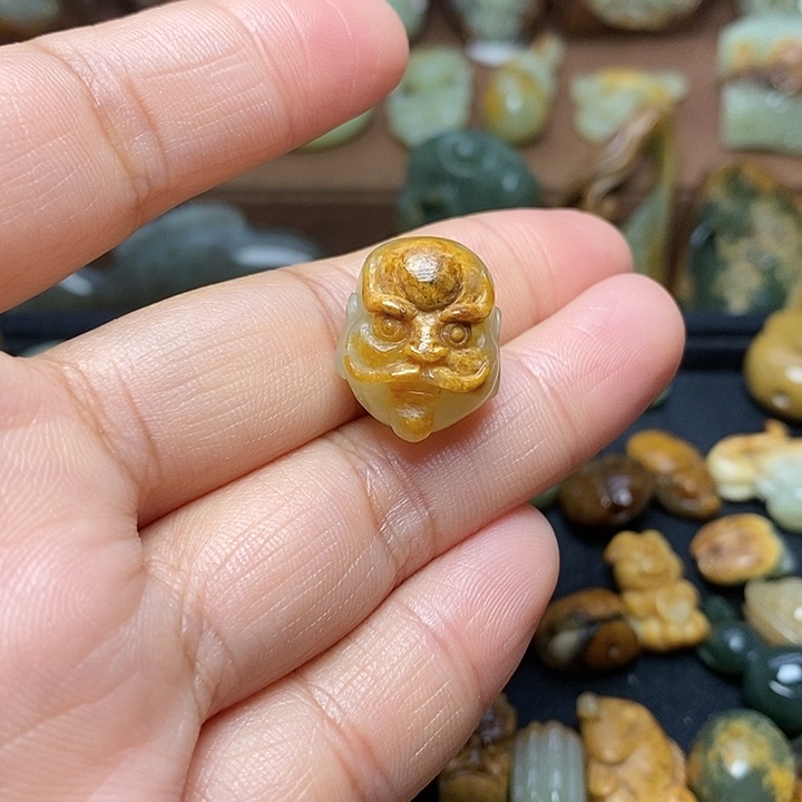 岫岩河磨玉（透闪石质玉）未镶嵌颈饰