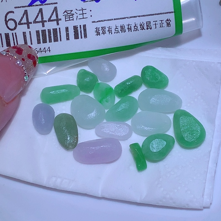 *****翡翠足银镶嵌颈饰不