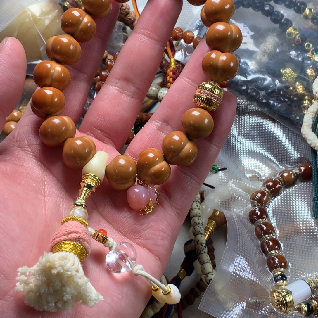 吊坠猴头核桃。。。。。。。。。