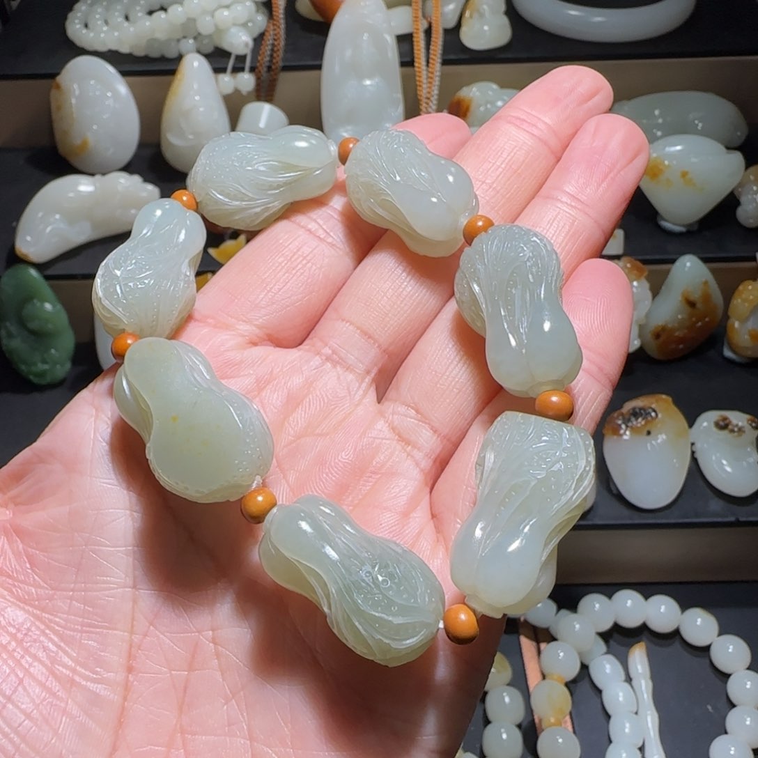 和田玉颈饰未镶嵌