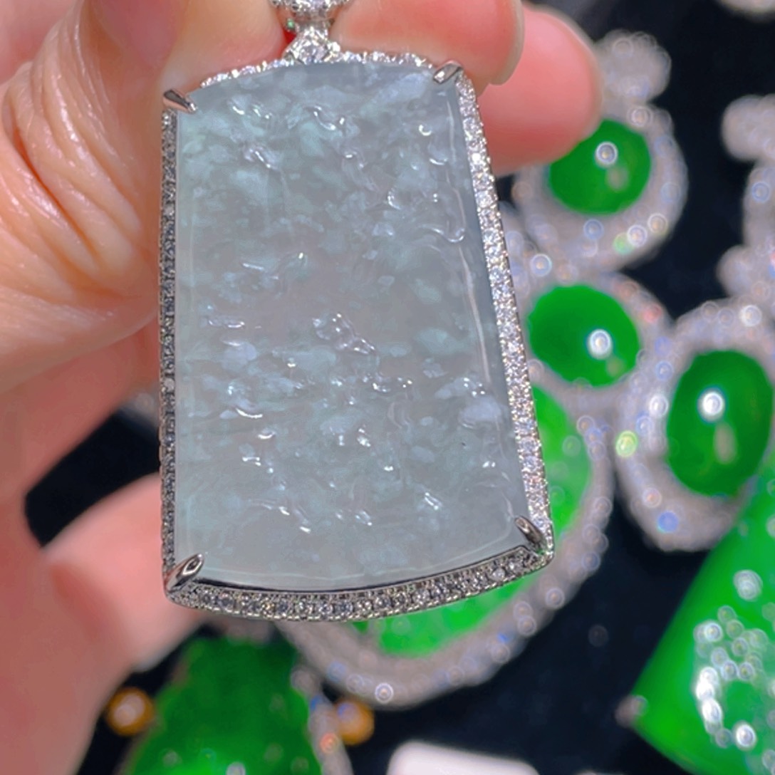 翡翠吊坠(不含链)未镶嵌