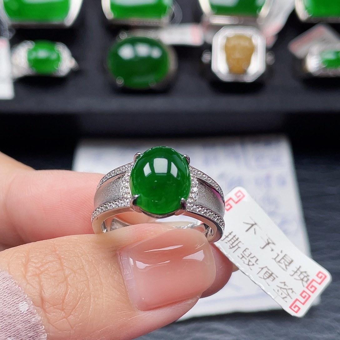 翡翠戒指银S925镶嵌天然a货翡翠没运费险2626