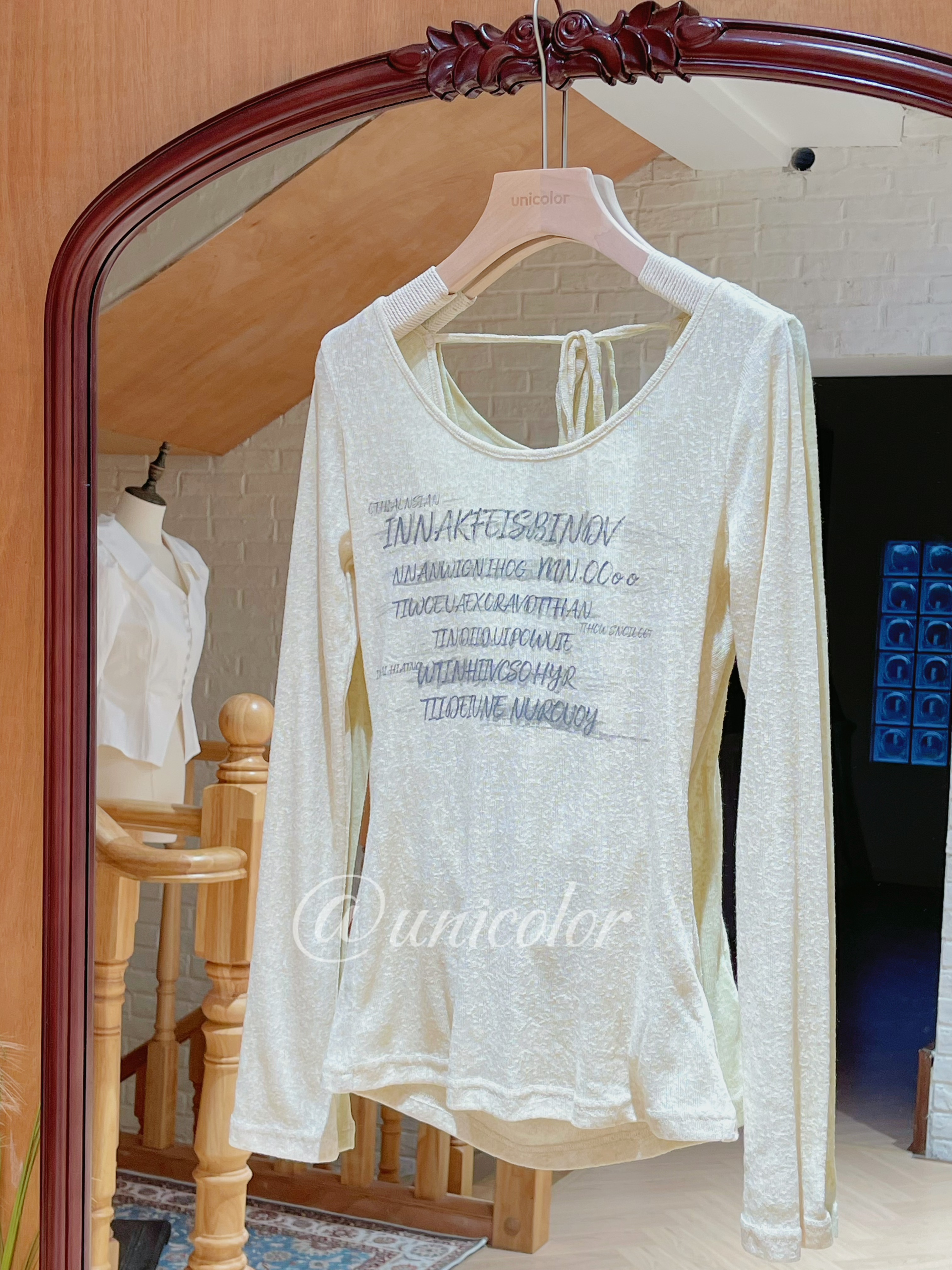 uni同款秋季印花字母U型露背蝴蝶结长袖