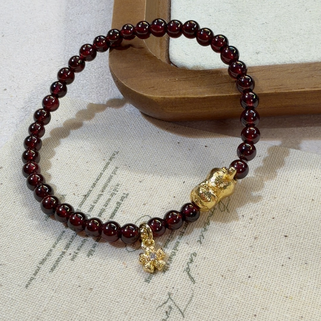 天然石榴石小趴猫有钱花手链R32