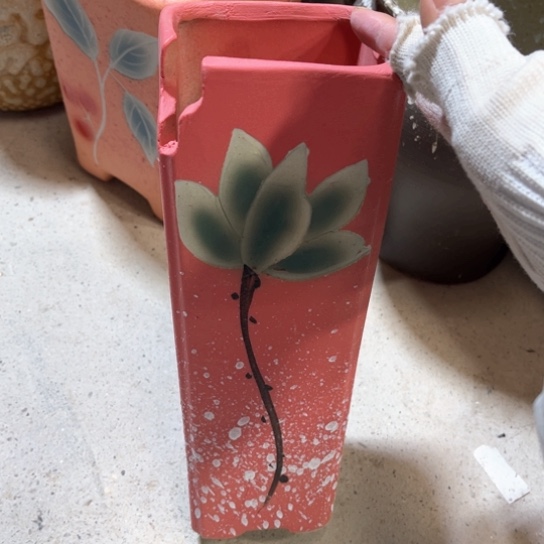 罐默认微瑕，有孔编号15-247