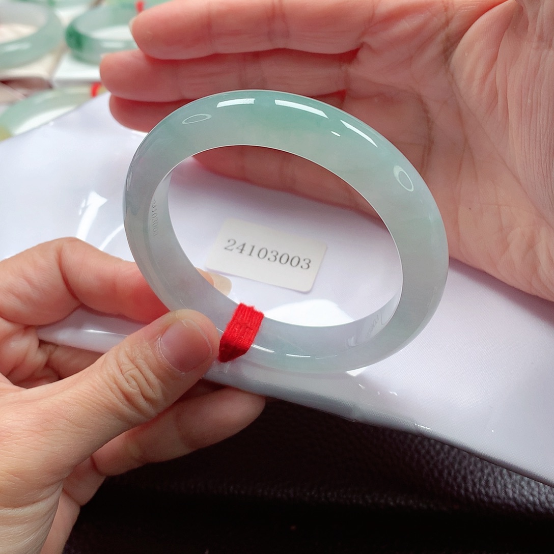 翡翠手镯未镶嵌天然A货翡翠手镯