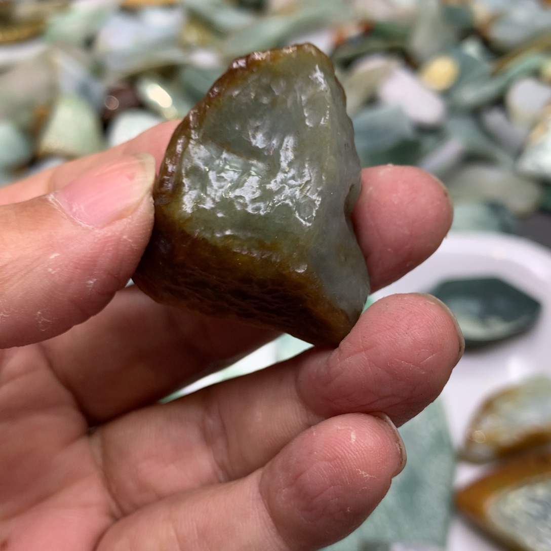 翡翠颈饰未镶嵌翡翠