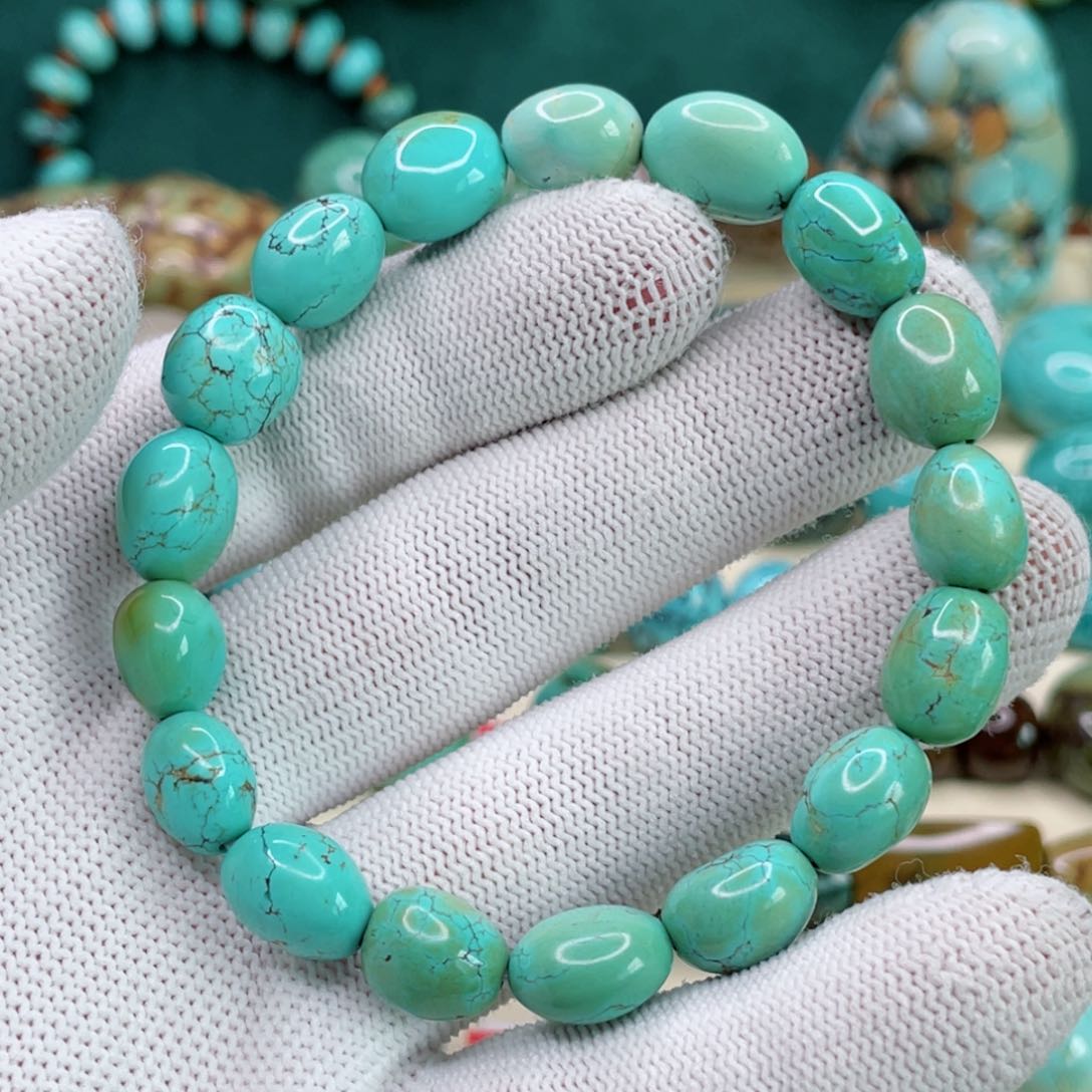 未镶嵌绿松石颈饰