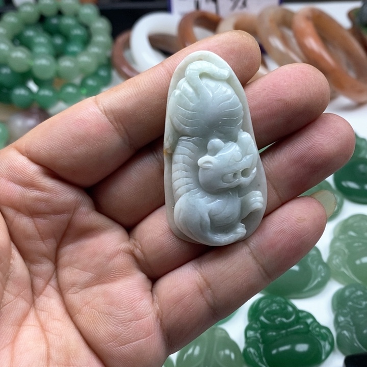 未镶嵌东陵石颈饰
