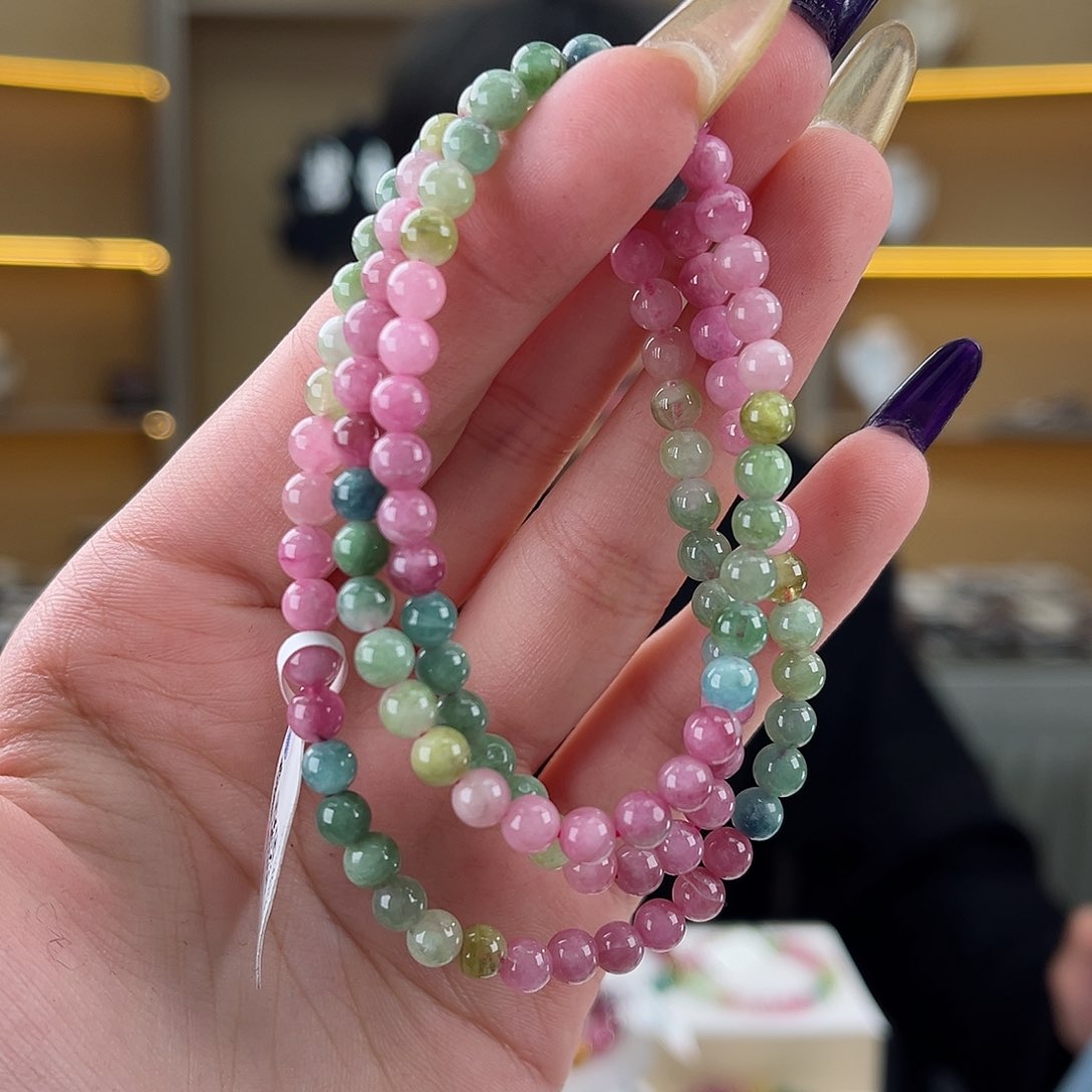 碧玺碧玺4mm（多样性发一件未镶嵌