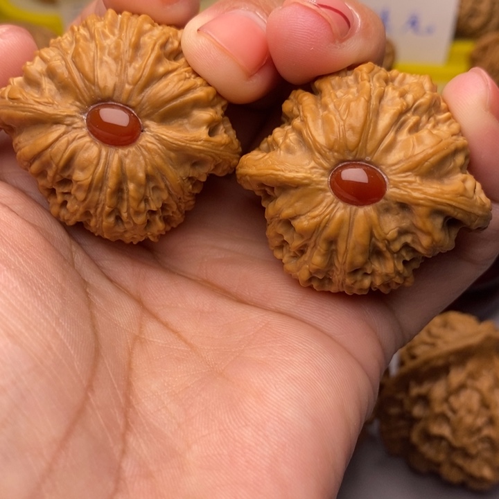 文玩核桃把件泥鳅背