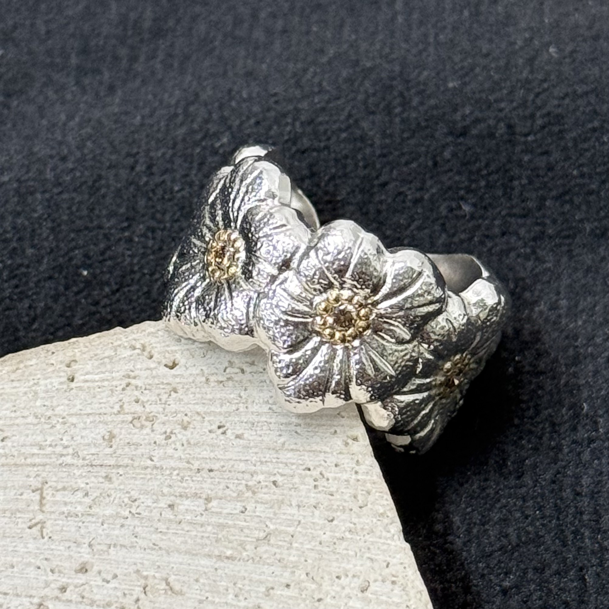 95新 BUCCELLATI/布契拉提 银色栀子花开口有钻戒指/22702446