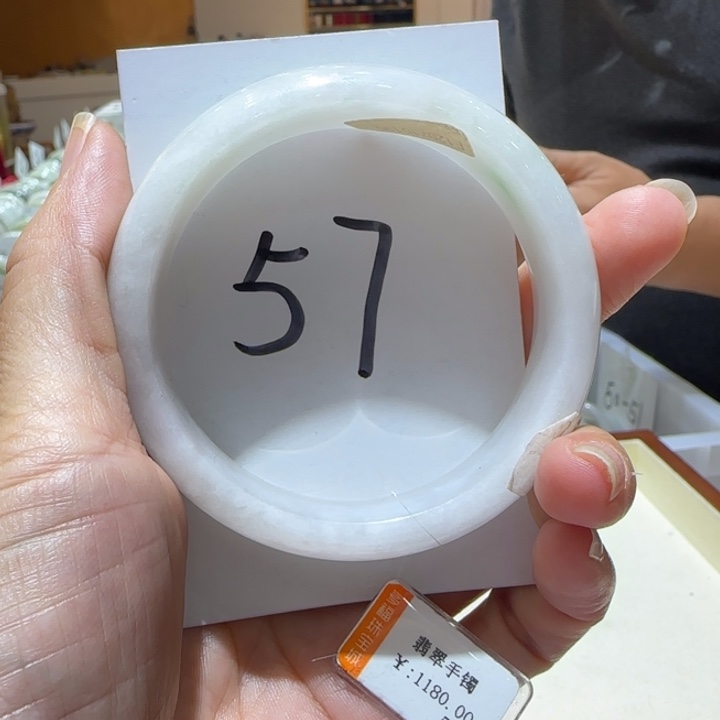 翡翠未镶嵌手镯696