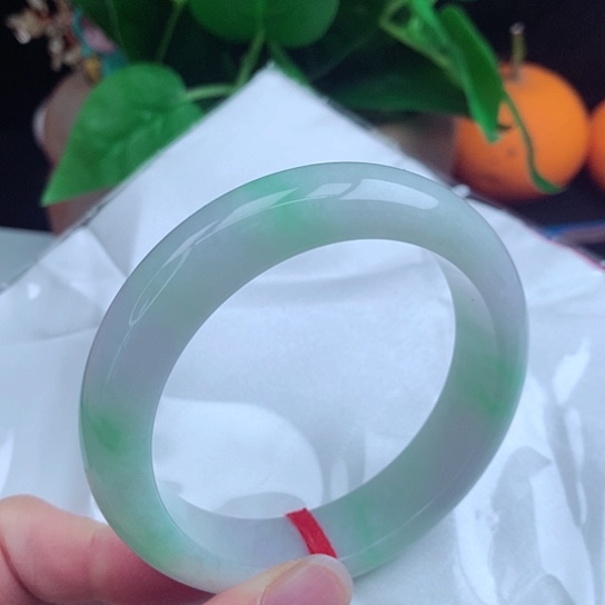 翡翠手镯未镶嵌   正圈58+ 春彩 轮胎