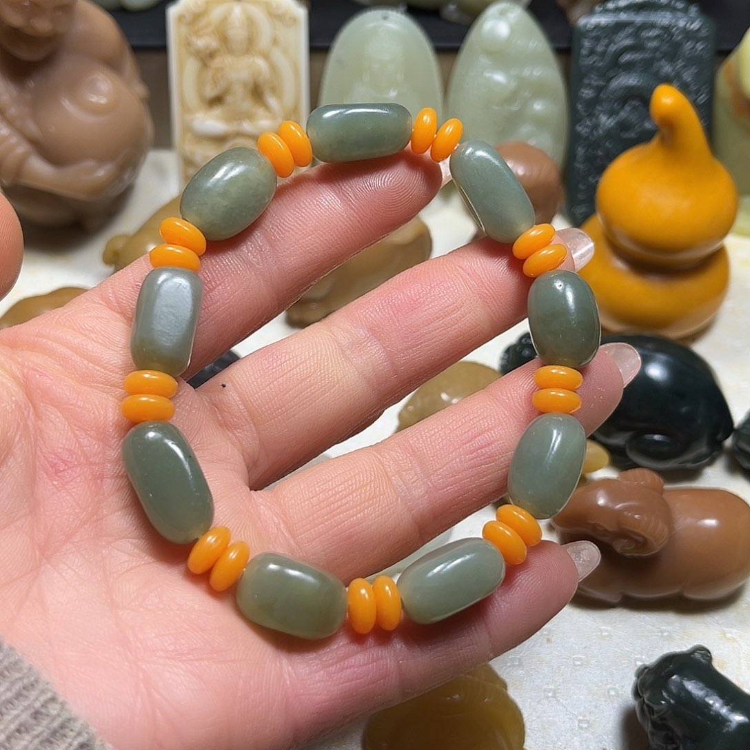 白玉菩提吊坠白玉菩提吊坠