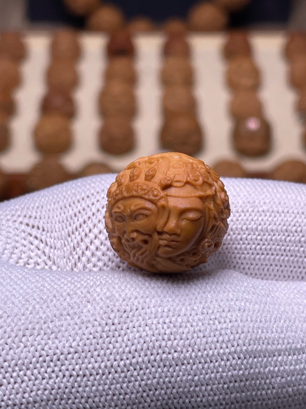 男士18左右猴头核桃新扎基拉姆（全品有正常封口线）