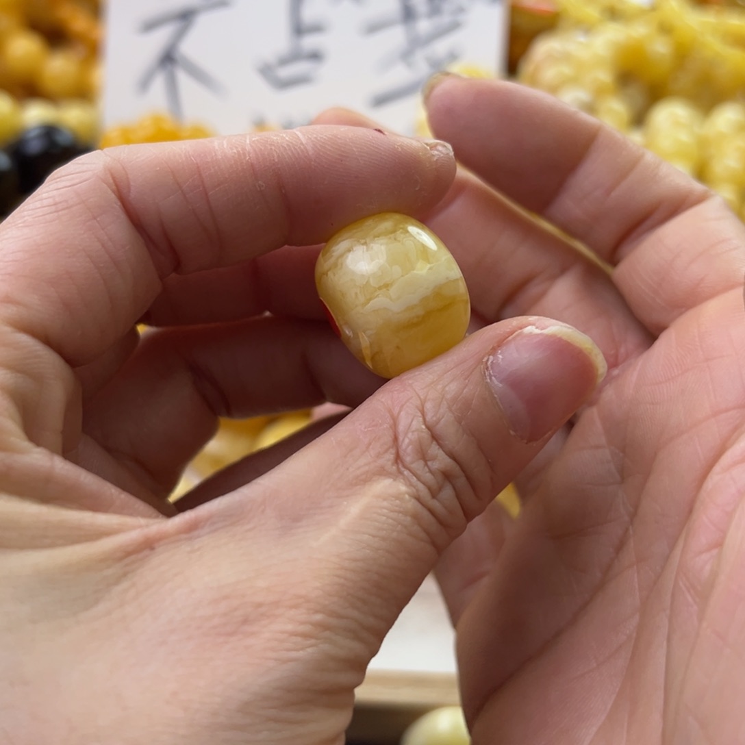 琥珀珠宝奇石未镶嵌