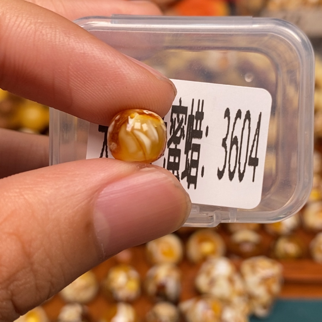 蜜蜡未镶嵌珠宝奇石3604