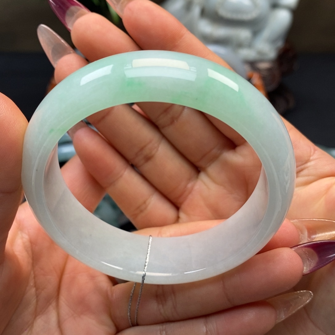 翡翠手镯未镶嵌天然