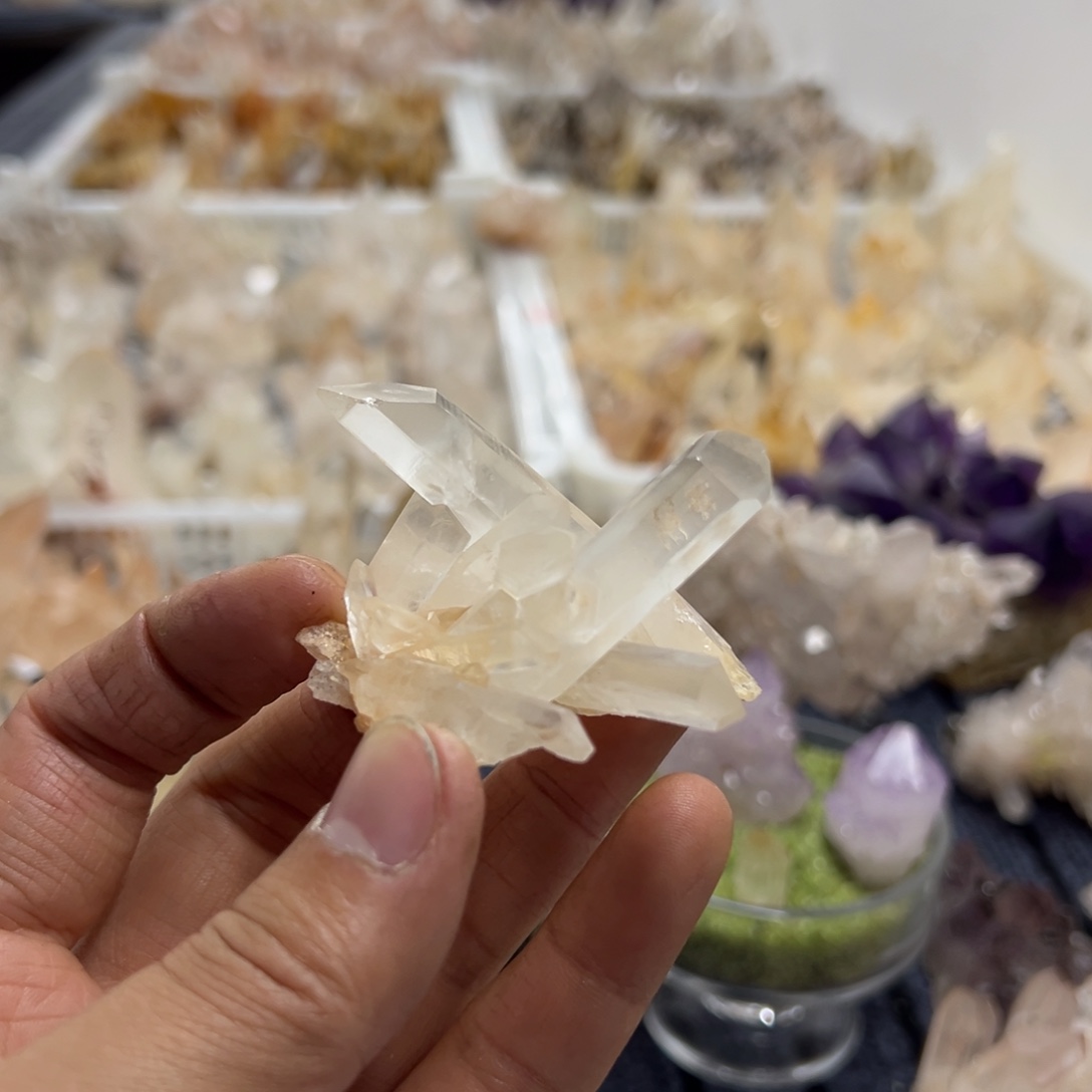 出***运银S925镶嵌珠宝半成品水晶