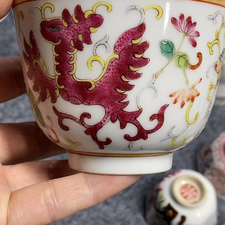 化***鸣粉彩杯子，粉彩杯子